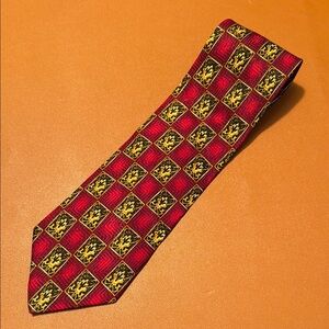 Elegant Red and Gold Patterned Tie